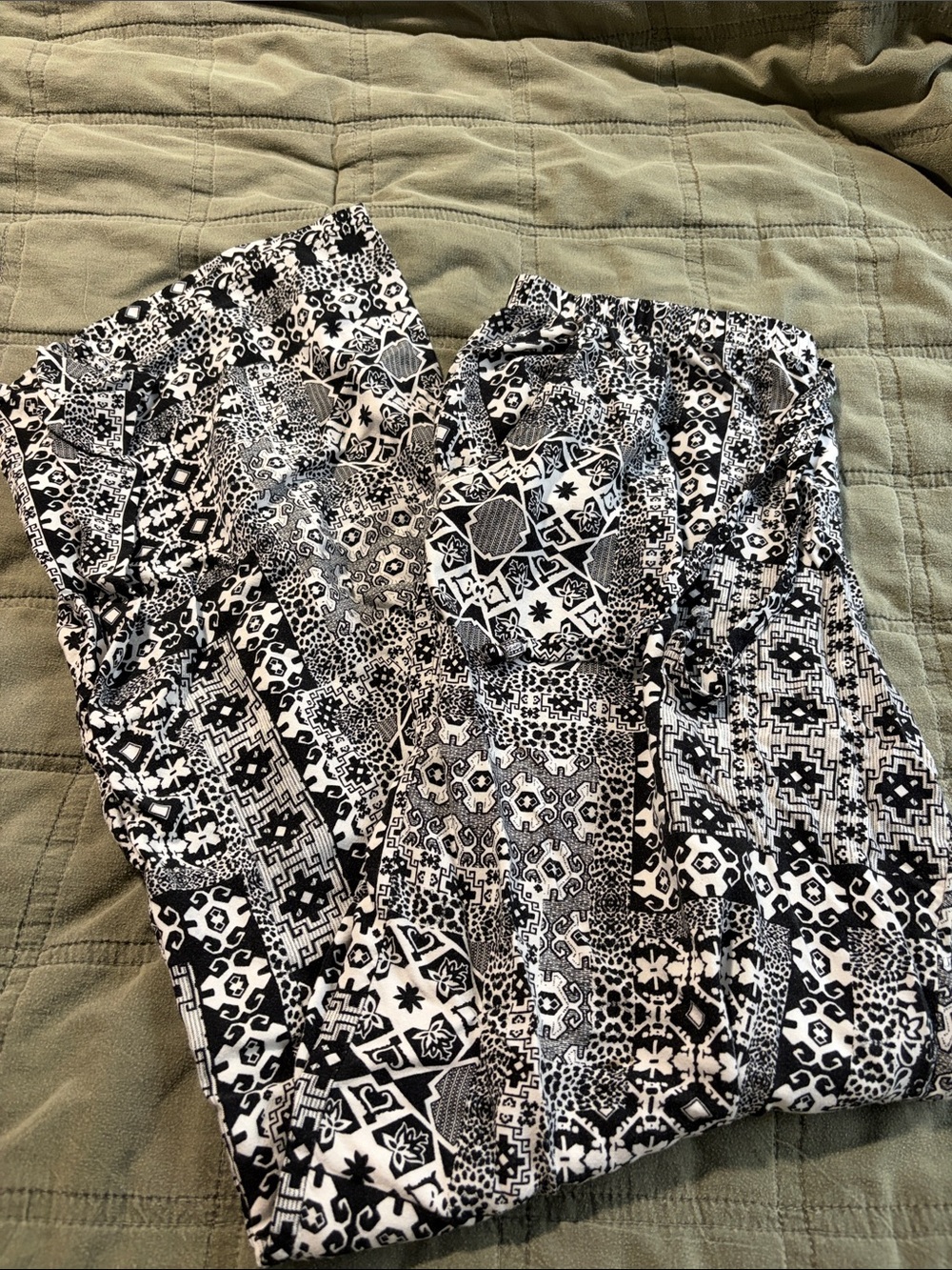 Black & White Printed Strapless Women’s Top